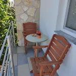 Lana Apartment *