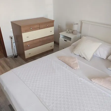 Lana Apartment