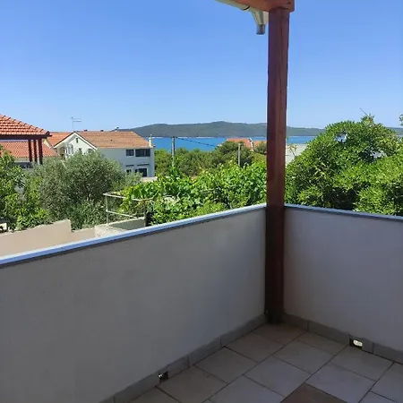 Apartment Lana *