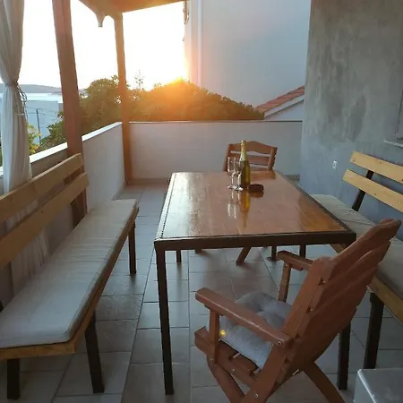Lana Apartment