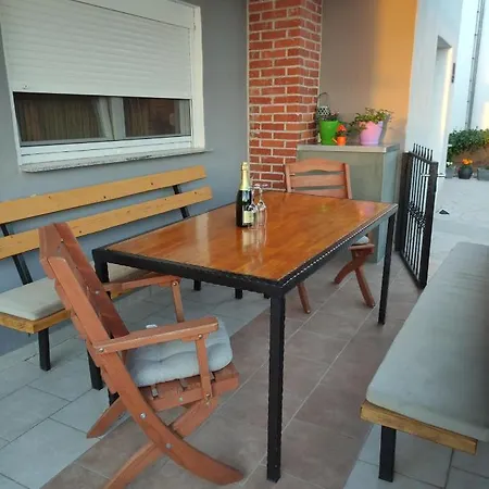 Apartment Lana *