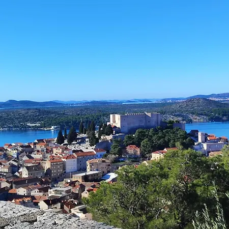 Lana Apartman *